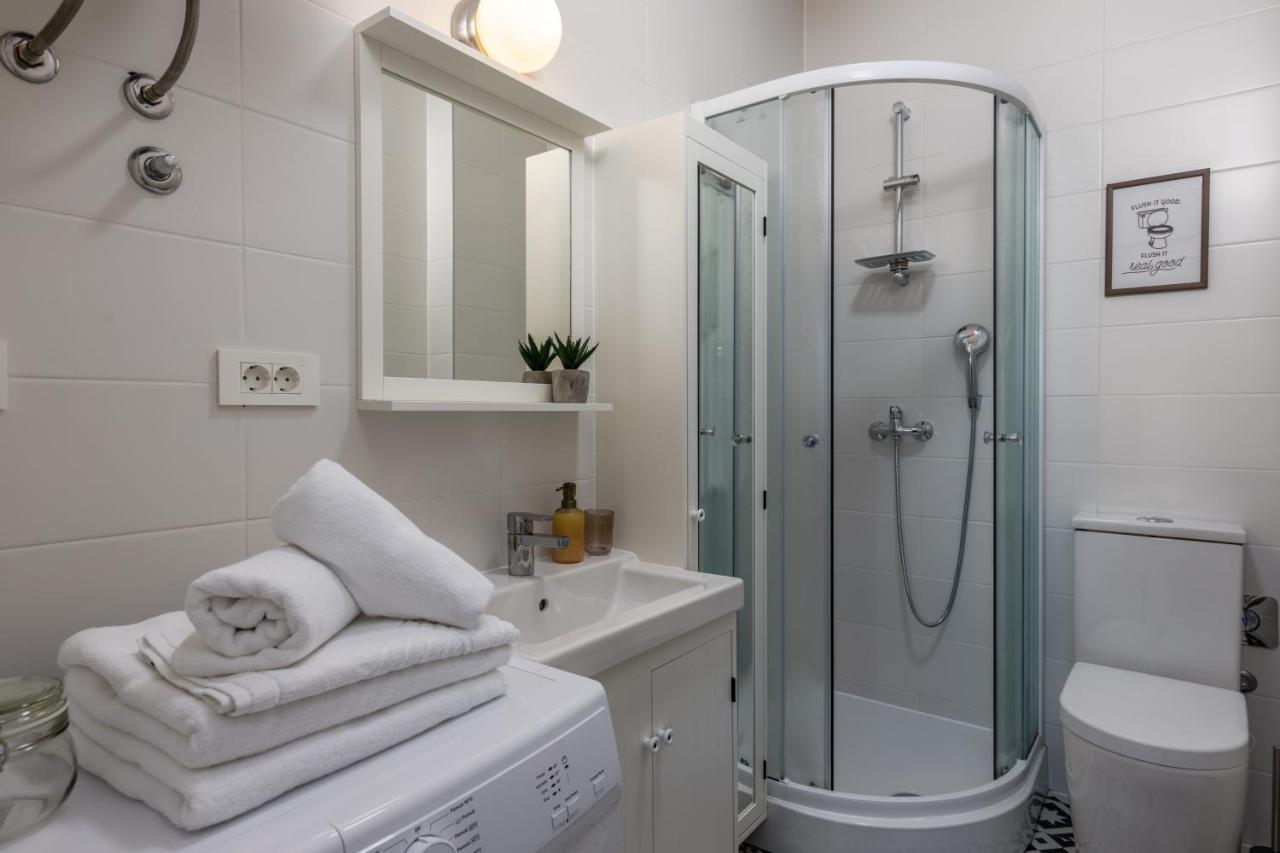 Agostini - Self Check-In Studios - Free Gated Parking On Site Fiume Esterno foto