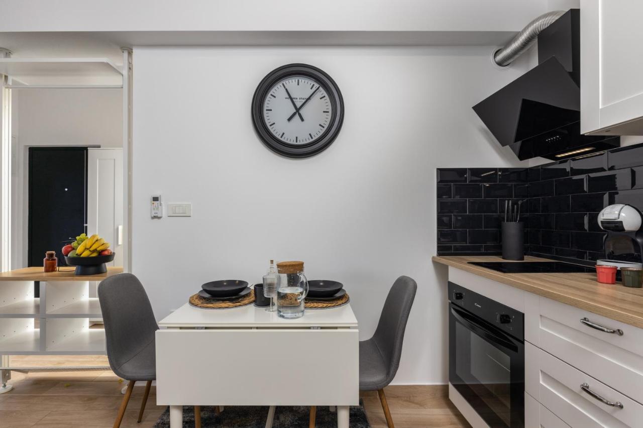 Agostini - Self Check-In Studios - Free Gated Parking On Site Fiume Esterno foto