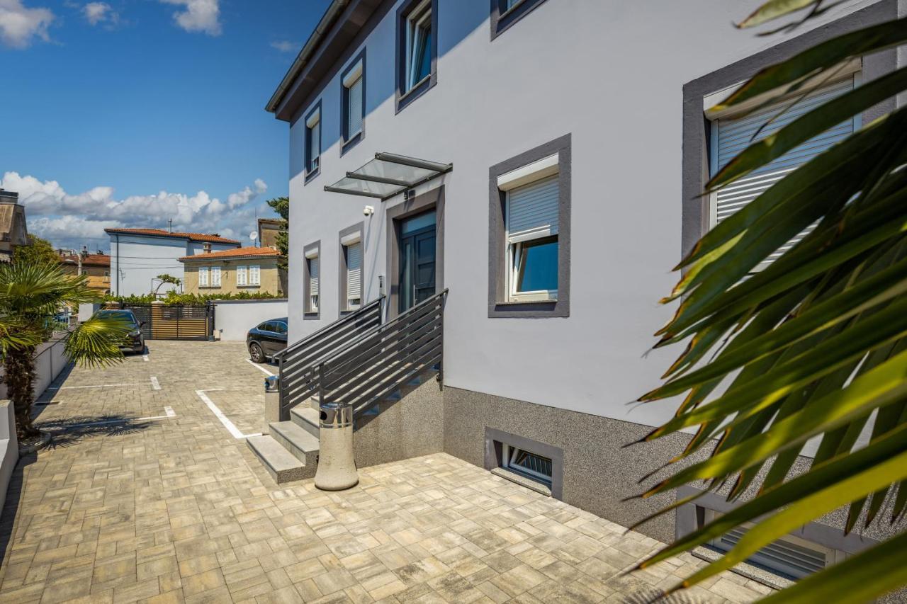 Agostini - Self Check-In Studios - Free Gated Parking On Site Fiume Esterno foto
