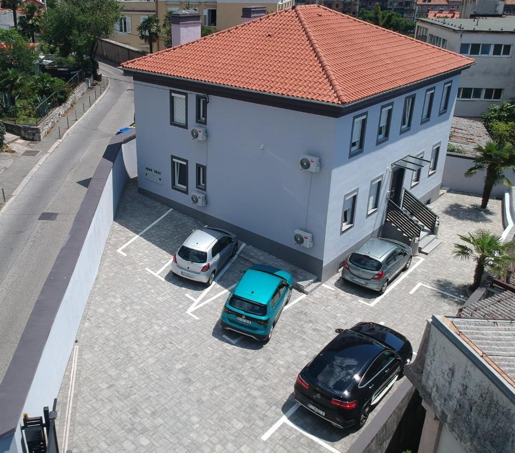 Agostini - Self Check-In Studios - Free Gated Parking On Site Fiume Esterno foto