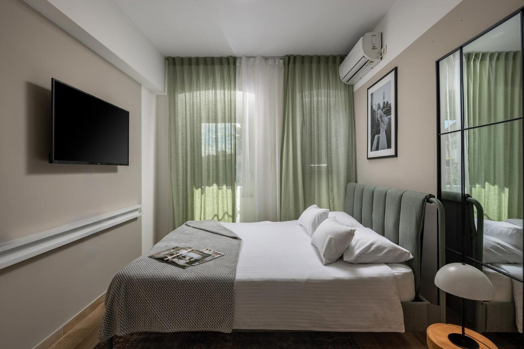 Agostini - Self Check-In Studios - Free Gated Parking On Site Fiume Esterno foto