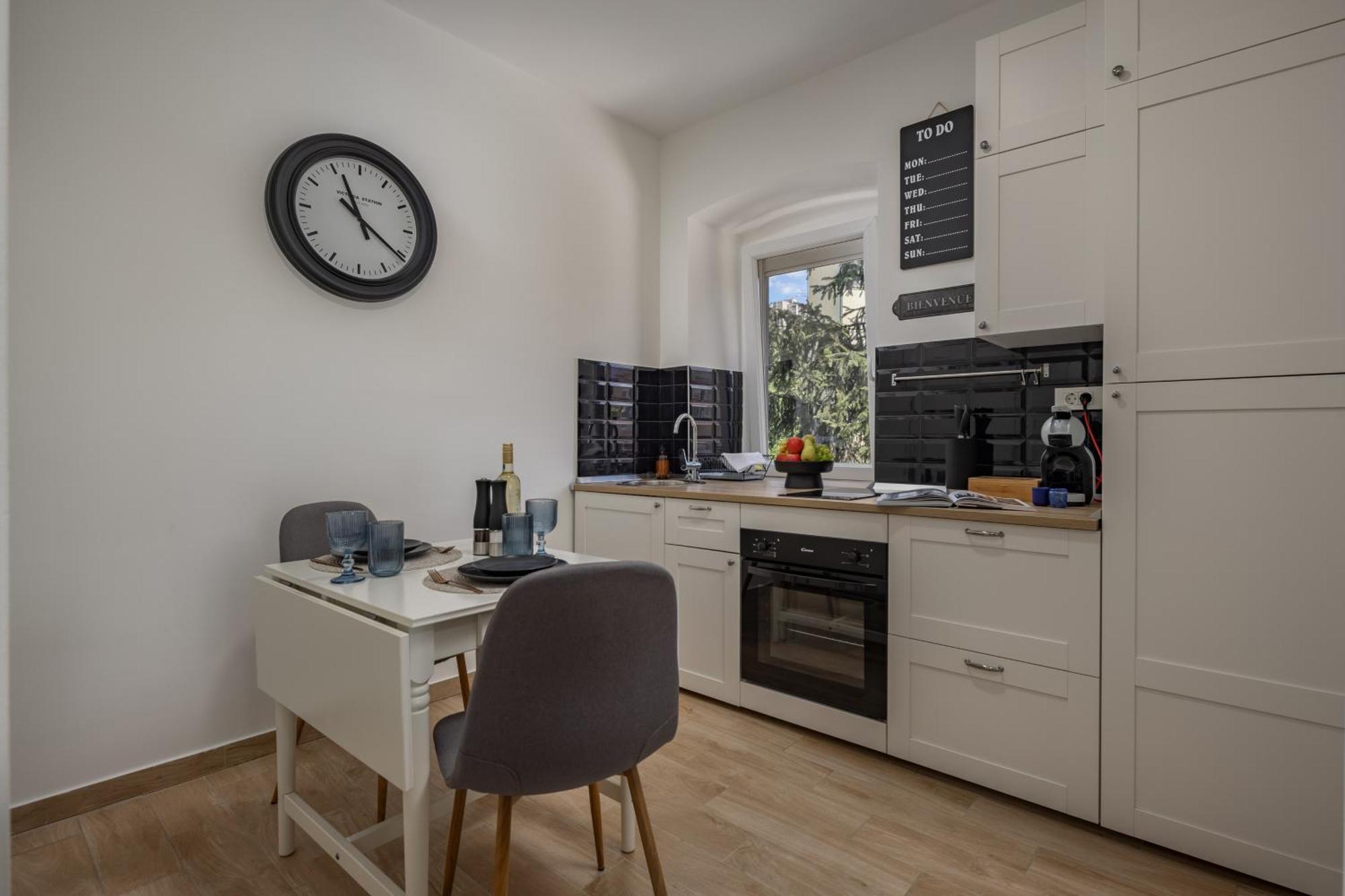 Agostini - Self Check-In Studios - Free Gated Parking On Site Fiume Esterno foto